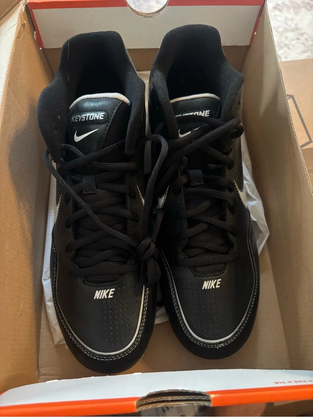 Nike Men’s Black/White baseball Cleats